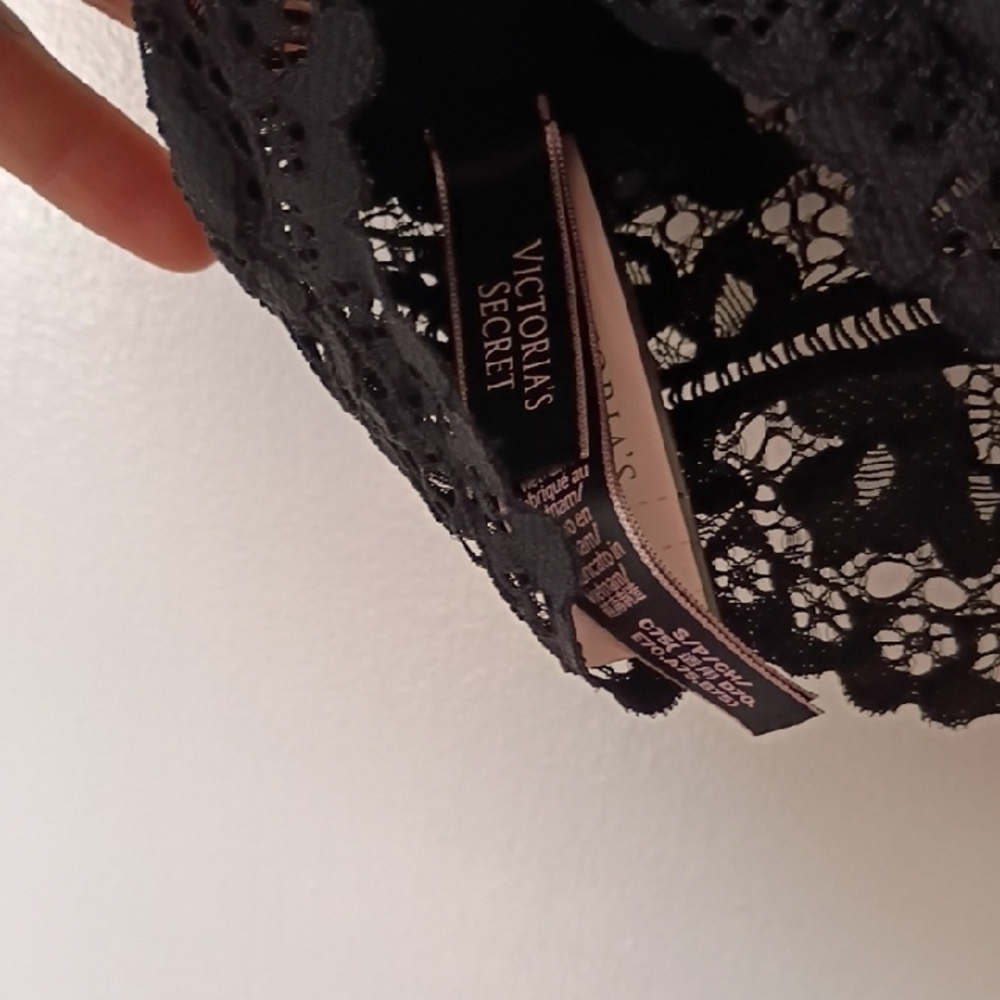 Victoria's Secret Black Lace Bralette - Picture 2 of 4